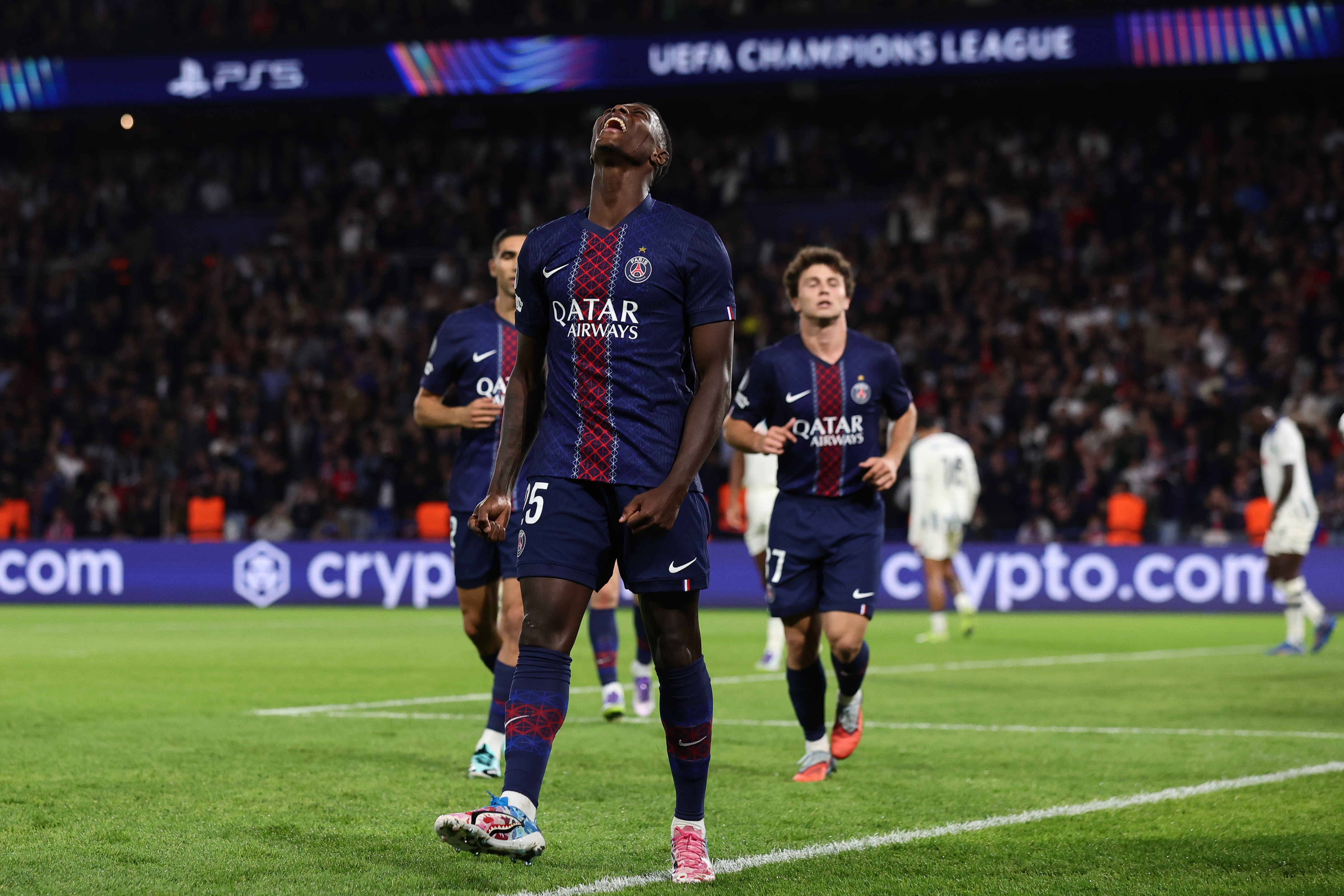 乐动体育官网-曼联签下前巴黎圣日耳曼中场球员的简单介绍